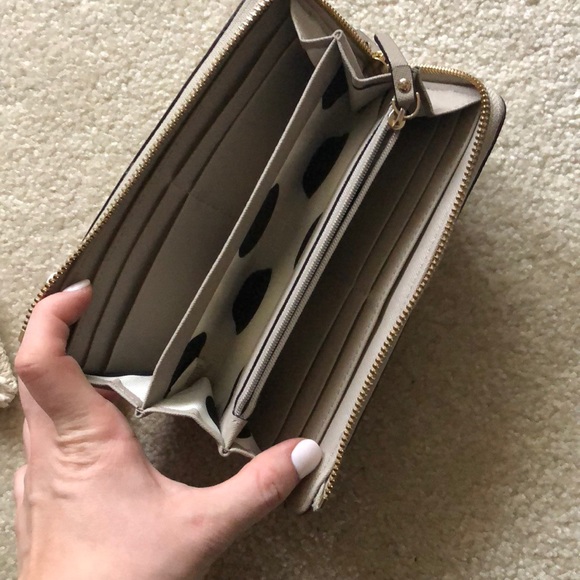 Authentic Kate Spade Wallet - Picture 4 of 6